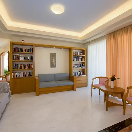 Aparthotel Toxo Platanés